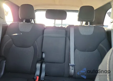 2017 Jeep Cherokee Latitude z USA, uszkodzony, nr VIN 1C4PJLCS8HW547665